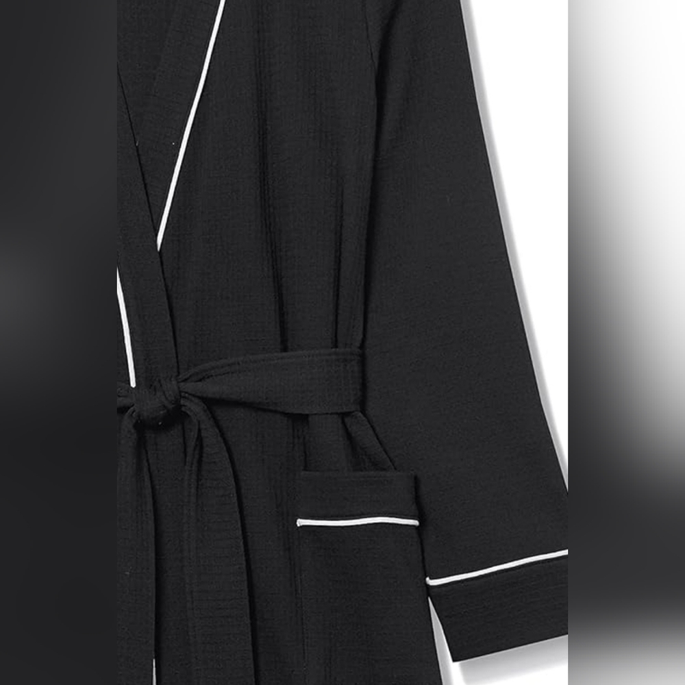 Amazon Essential Women's Lightweight Waffle Mid-Length Robe - Picture 4 of 4
